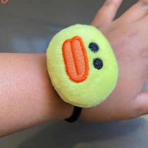 Duck hair tie